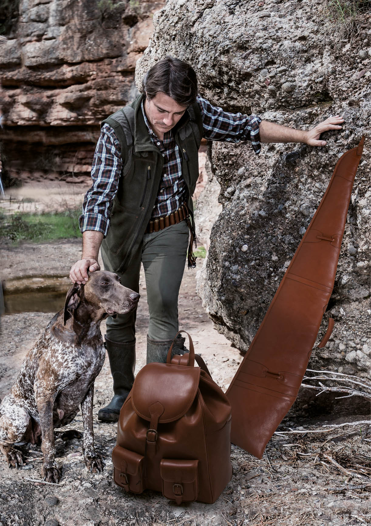 Hunters with German Shorthaired Pointer hunting dog